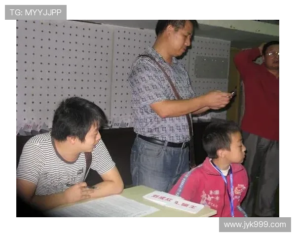 冠军赛特别报道：重庆羽毛球队拼搏历程与荣耀时刻的全景回顾