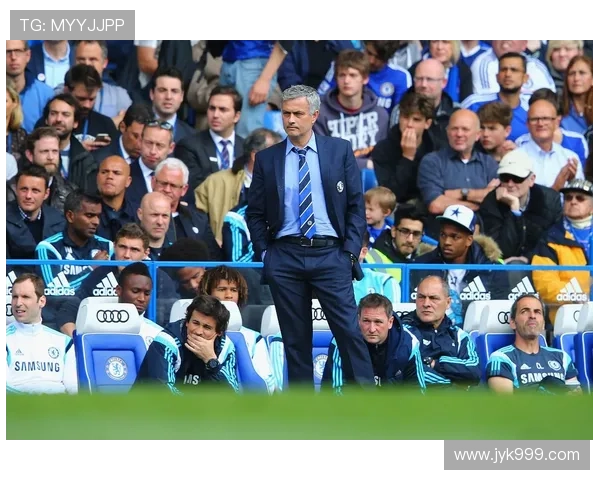 八十年风云足球传奇回顾与明星球员的辉煌历程