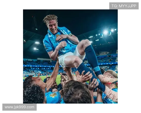 足球明星个人抖音精彩瞬间合集揭秘他们的训练生活与场外趣事