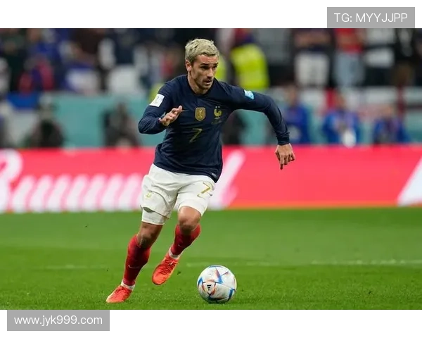 帅气与实力并存的足球明星们引领潮流风尚与竞技巅峰