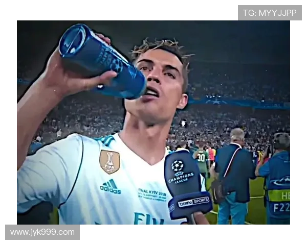 足球明星赛聚焦C罗精彩表现球迷热情高涨共庆足球盛宴 足球明星赛聚焦C罗精彩表现球迷热情高涨共庆足球盛宴